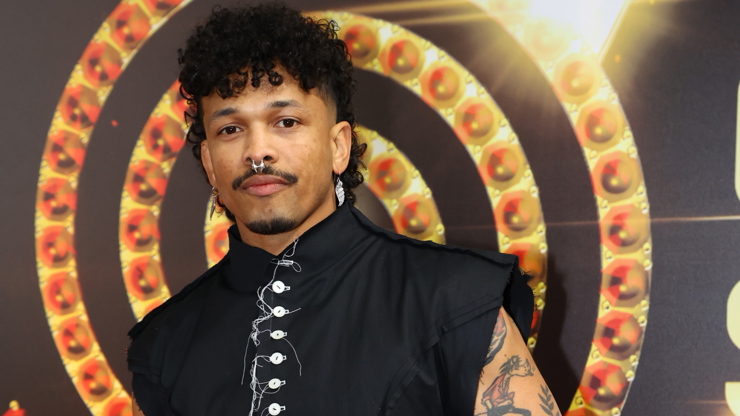 Ben Cristovao ukázal potetované ruce.