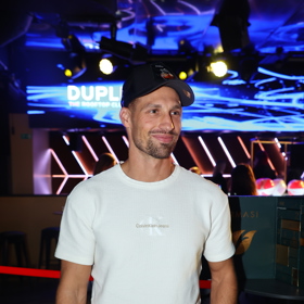 Dany na party Love Islandu. 