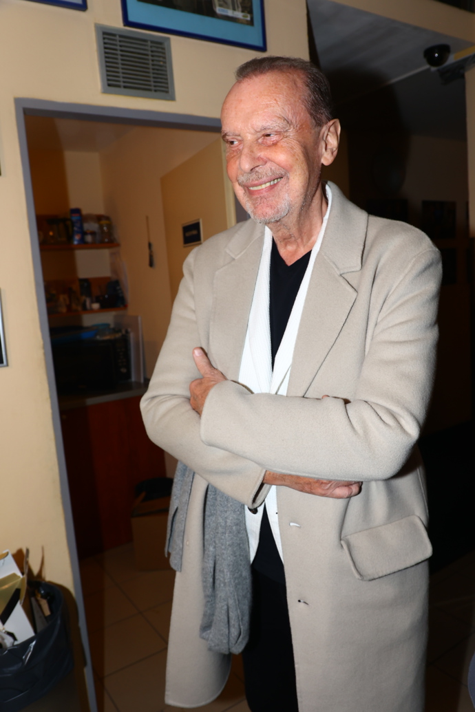 Údajně s ním stále komunikuje jeho žena Hana Zagorová.