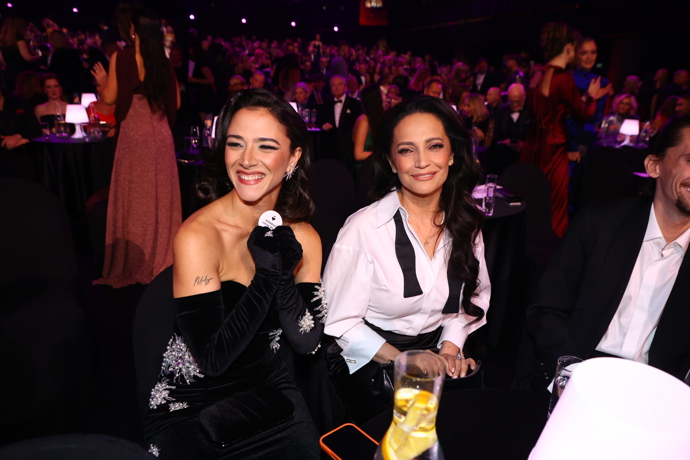 Eva Burešová usedla vedle Lucie Bílé.