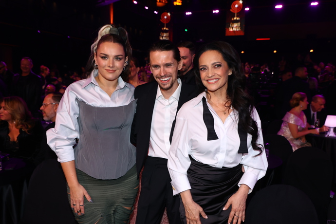 Ewa Farna po boku Lucie Bílé a jejího syna Filipa.