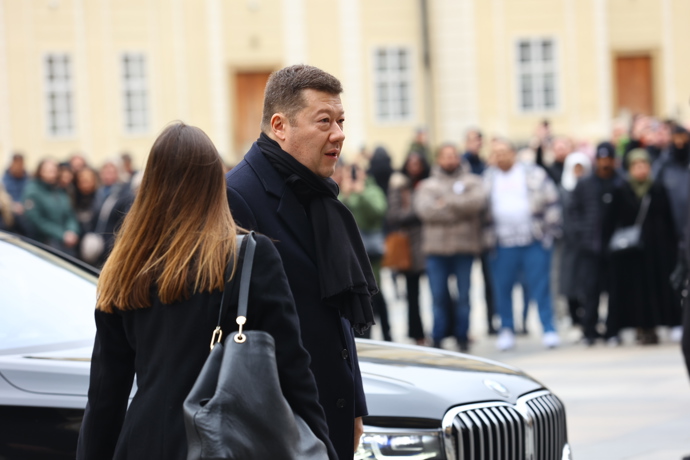 Tomio Okamura dorazil na pohřeb Dominika Duky.