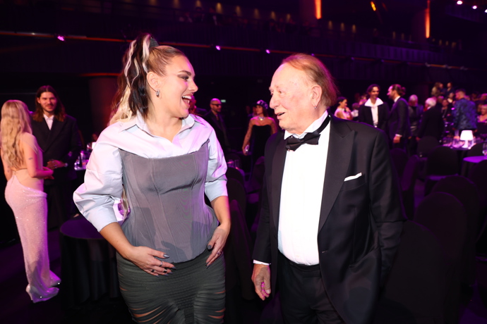 Ewa Farna se ve společnosti Petra Jandy dobře bavila.