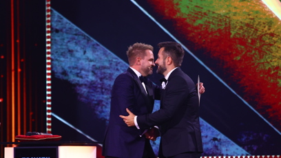 FOTO: Marek Ztracený převzal cenu z rukou Libora Boučka.