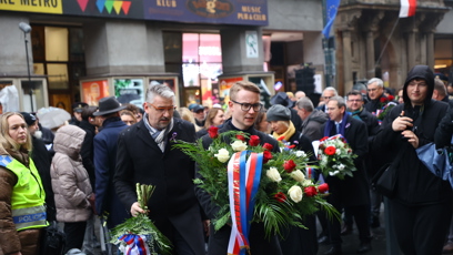 FOTO: Položení věnců a květin na Národní třídě.