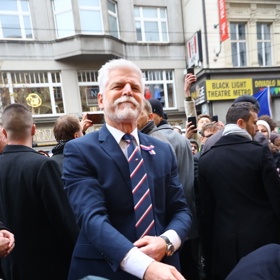 Podle jeho slov, by se měl postavit čelem ke svým kauzám.