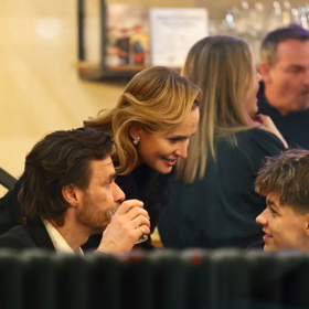 Monika se bavila se synem Mareše.