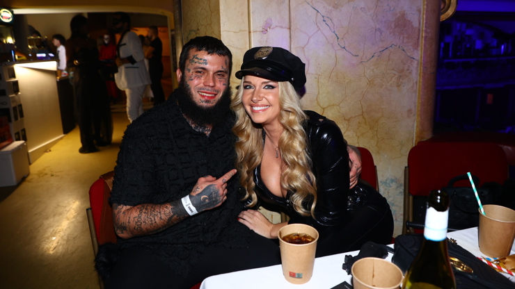 Leo Beránek si užíval pozornost slečny. 