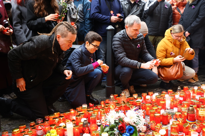 Olga Richterová, Ivan Bartoš a Zdeněk Hřib na Národní třídě.