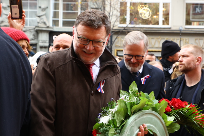 Veřejnost na Národní třídě během oslav 17. listopadu.