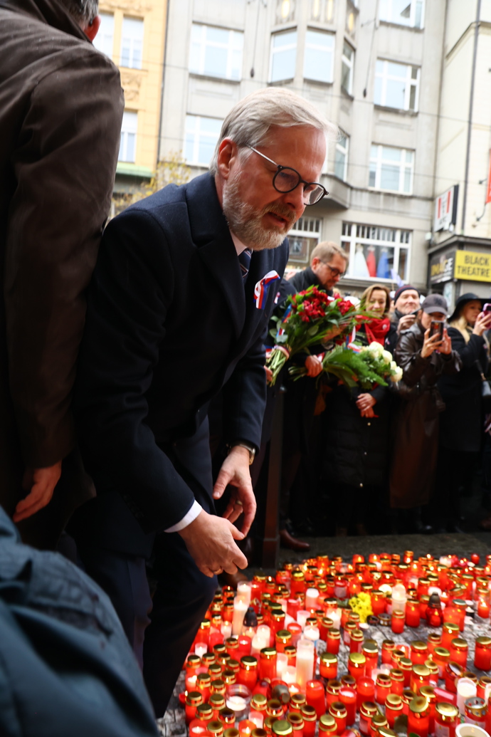 Přišel i končící premiér Petr Fiala.