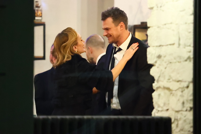 Vojta Dyk nechal partnerku doma. 