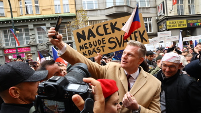 FOTO: Filip Turek byl na Národní třídě v obležení davu.