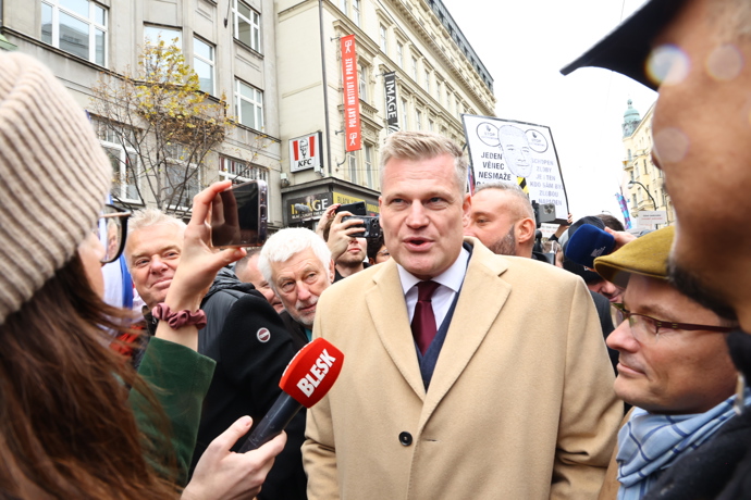 Filip Turek byl na Národní třídě v obležení davu.