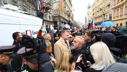 FOTO: Filip Turek byl na Národní třídě v obležení davu.