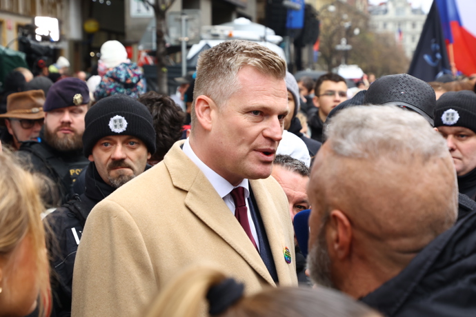 Filip Turek byl na Národní třídě v obležení davu.