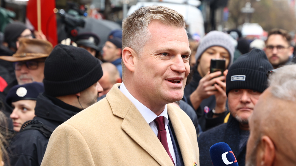 Filip Turek byl na Národní třídě v obležení davu.