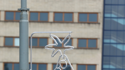 FOTO: Vánoční světla na Praze 3 navrhly děti  z tamních mateřských škol.