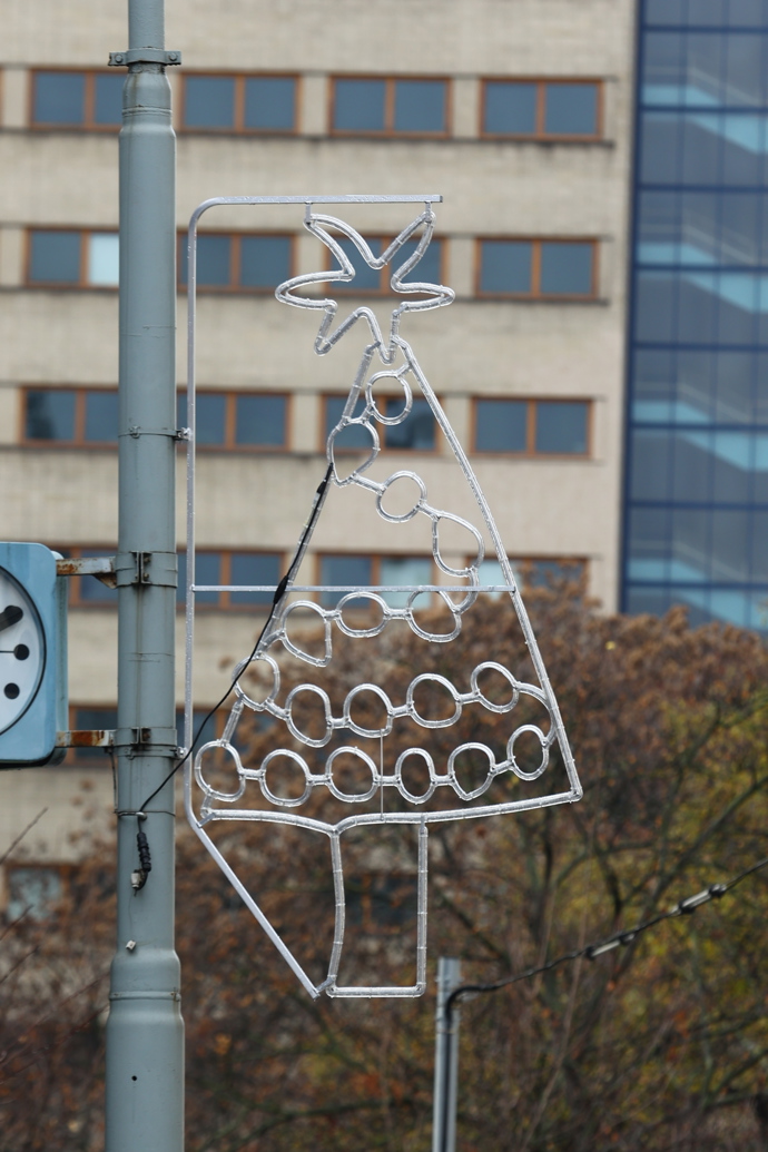 Vánoční světla v Praze 3 navrhly děti  z tamních mateřských škol.