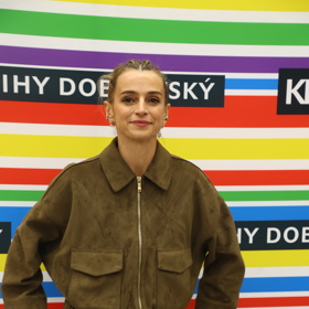 Ivana Jirešová na sobě maká.