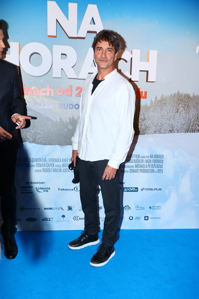 Herec Saša Rašilov.