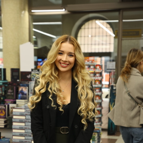 Nicole Šáchová je krásná žena. 