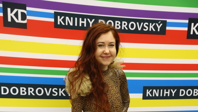 FOTO: Eva Toulová vytahuje jeden šílený outfit za druhý.