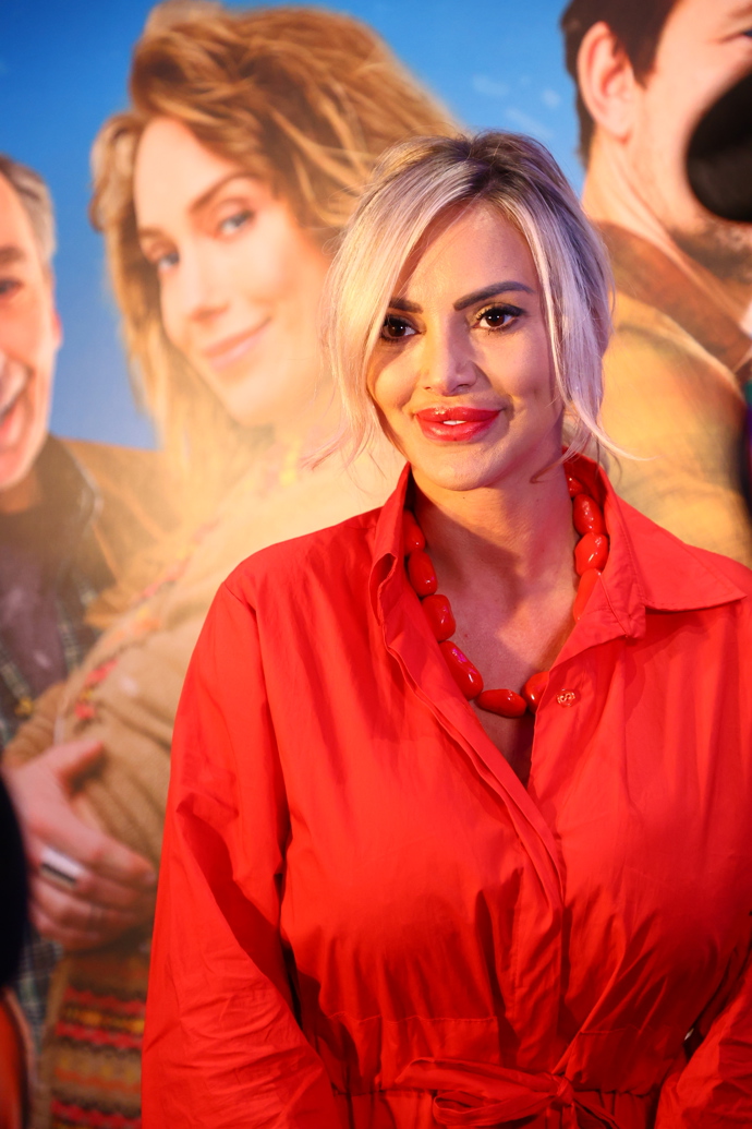 Denise Ayverdi na premiéře filmu Na horách.