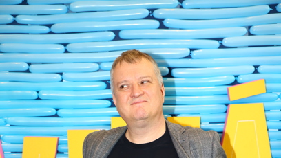 FOTO: Tomáš Jeřábek s tričkem k filmu Šviháci.