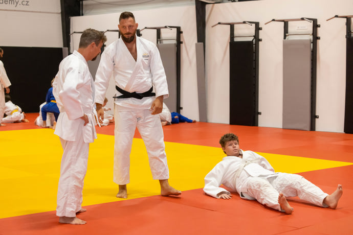 Vypadá to na tvrdé přistání...