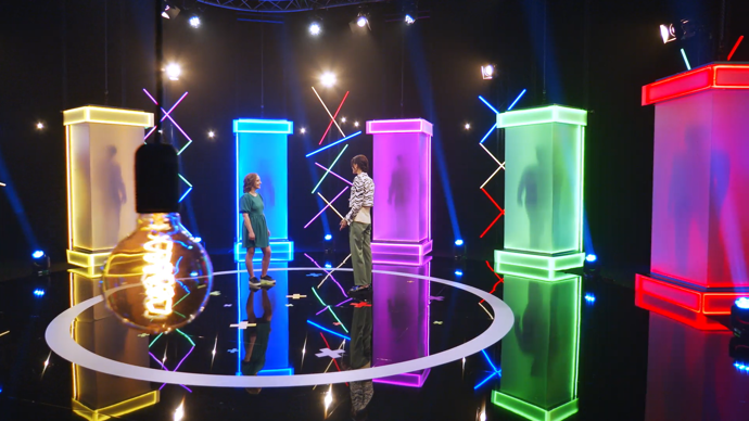 Valerie dorazila do studia.