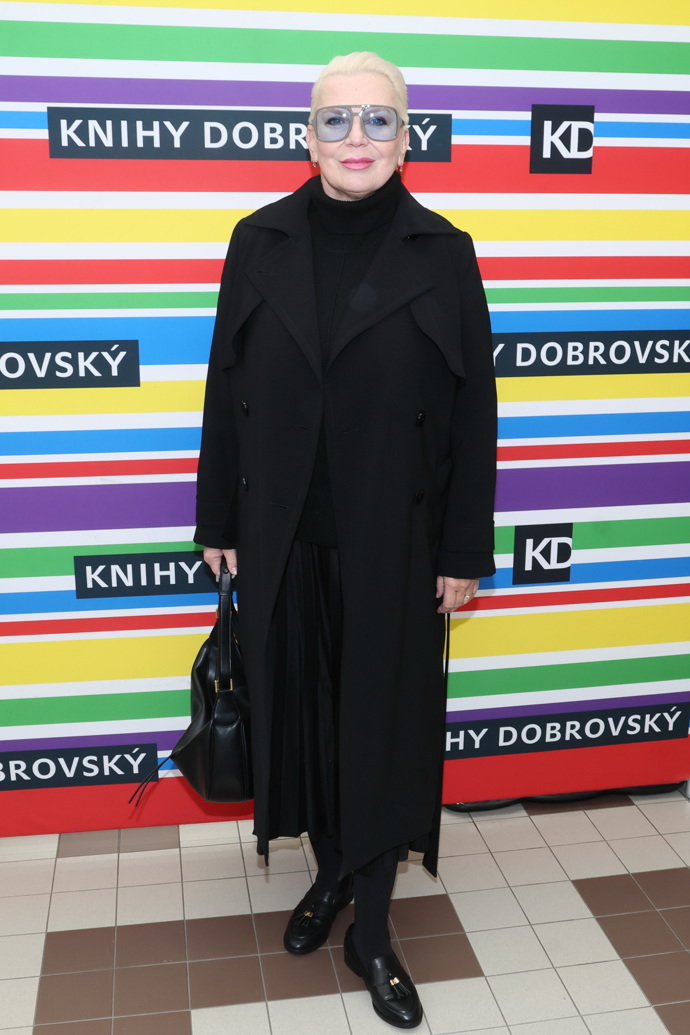 Kateřina Kornová nedávno vsadila na monochromatický černý outfit. Její look ale rozhodně nepůsobil fádně