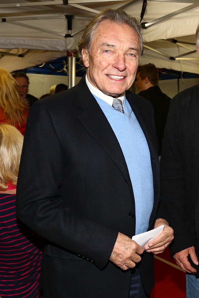 Karel Gott se nikdy neoblékal nudně.