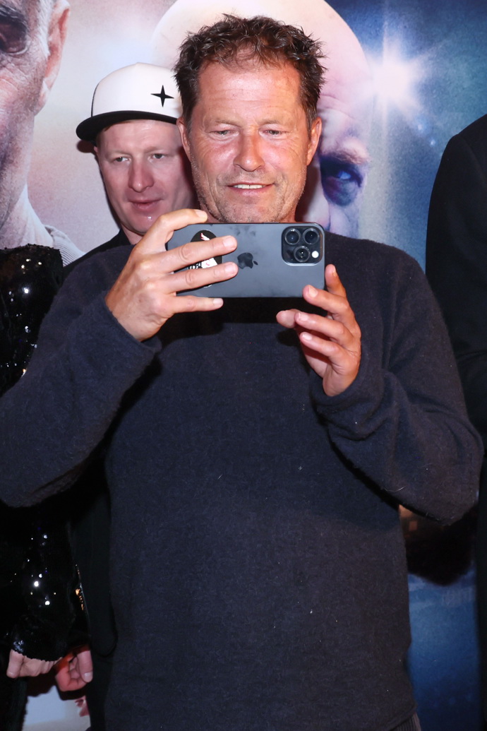 Hvězdný Til Schweiger na premiéře filmu Neporazitelní.