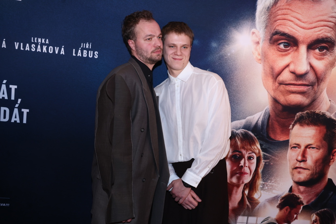 Zdeněk Piškula a Tomáš Havlínek na premiéře filmu Neporazitelní.