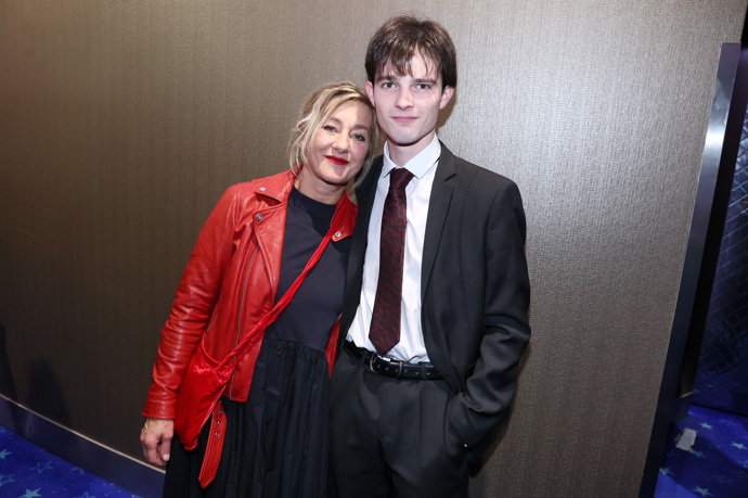 Jan Dlouhý zapózoval s Vandou Hybnerovou.