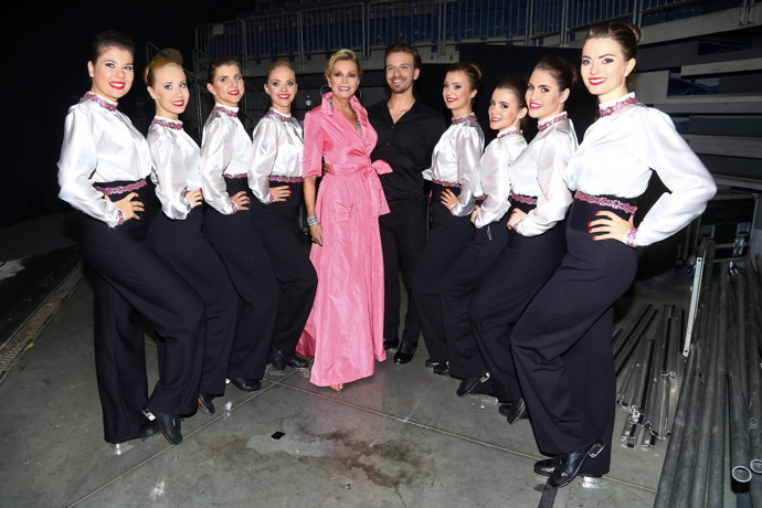 Celý tým spolu tráví dlouhé hodiny přípravami a výsledek musí být vždy bezchybný. 