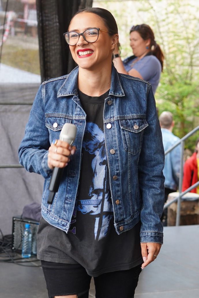 K tričku se skvěle hodí také džínová bunda. 