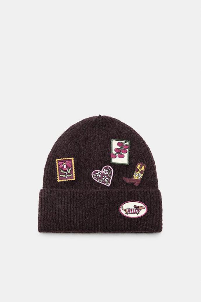 Úpletová čepice s nášivkami, Zara, 499 Kč