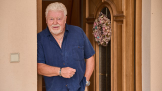 Vítejte v honosném domě Milana Drobného: Se ženou se udržují ve formě díky bazénu i fitku s vířivkou