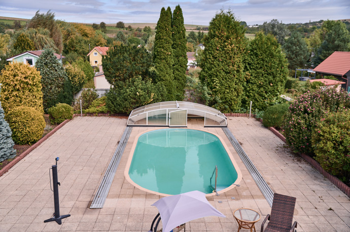 Bazén je u Drobných od jara do podzimu denně využíván.