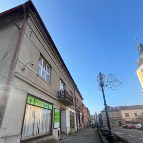 Karlos Vémola zainvestoval do domu v Úpicích.