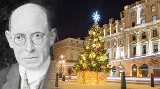 Statečný čin spisovatele Rudolfa Těsnohlídka odstartoval tradici vánočních stromů na náměstích.