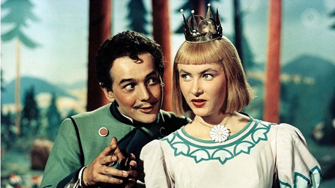 Alena Vránová vzpomínala, že během natáčení došlo k několika otravám. Kulisy byly namalovány anilinovými barvami.