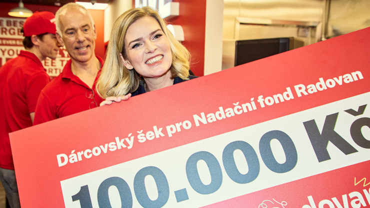 Nikol Leitgeb pro svou nadaci dostala 100 tisíc. 