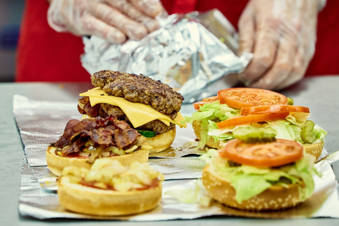 Hamburgery vypadají dobře.