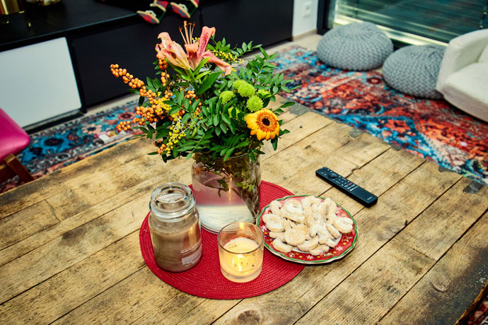 Na stole nechybí čerstvě napečené vanilkové rohlíčky. 