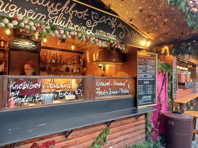 V Drážďanech už odstartovaly vánoční trhy.