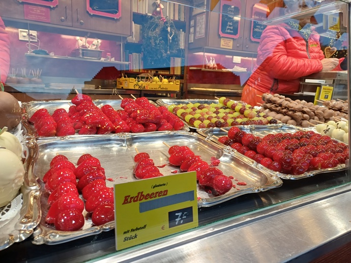 V Drážďanech už odstartovaly vánoční trhy.