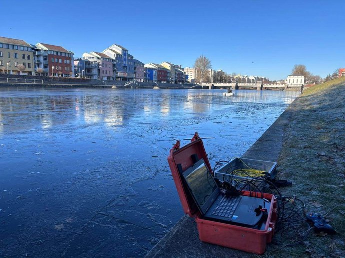 Policisté vytáhli tělo muže z řeky Otavy.